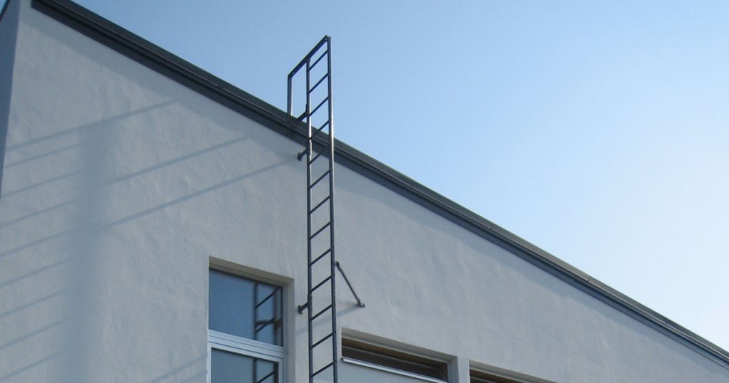 Side ladder